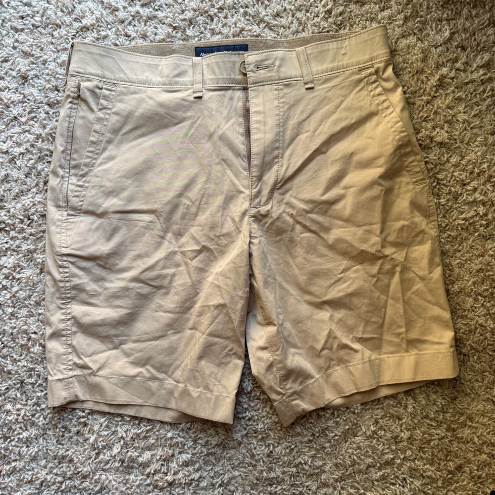 Abercrombie men’s shorts tan khaki large